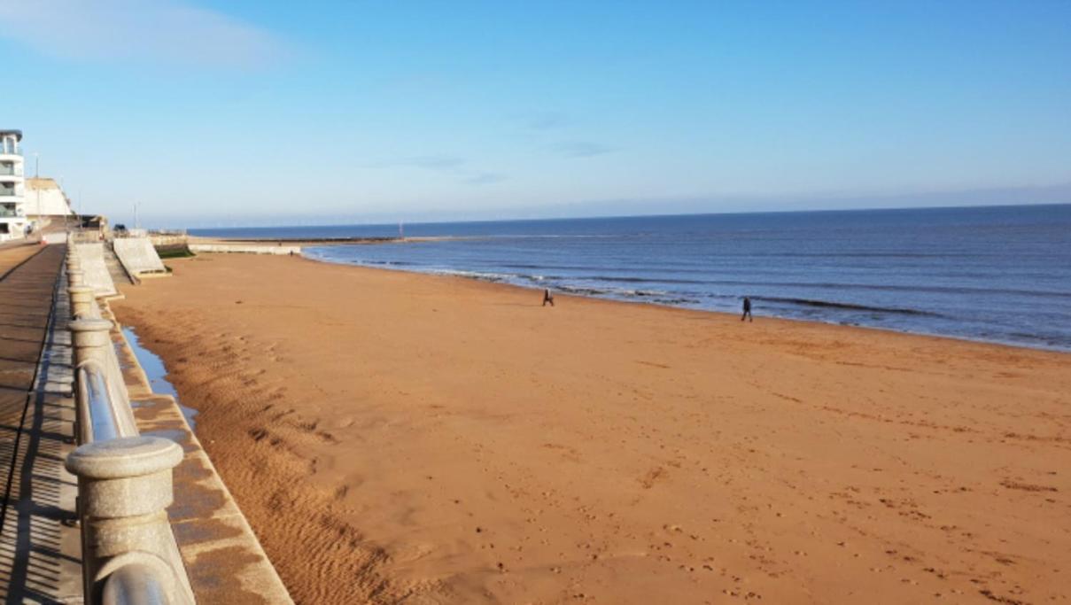 Vitamin Sea Beachfront Apartment Ramsgate - Sleeps 4 Exterior photo